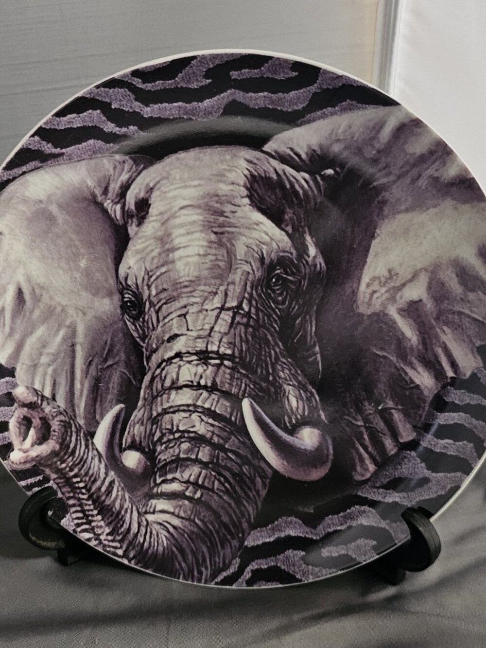 Elephant - Decorative Plate - Preowned
